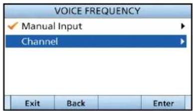 ICOM IC-M804 - Wählen Sie eine Sprechfrequenz oder „Manual Input“. - 1
