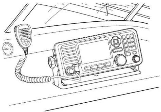 ICOM IC-M804 - ◇Lugar de montaje - 1