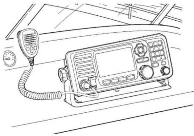 ICOM IC-M804 - ◇Montageort - 1