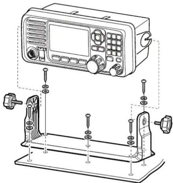 ICOM IC-M804 - Montaggio del telecomando - 1