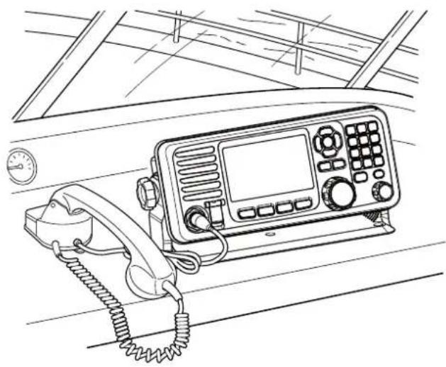 ICOM GM800 - Lugar de montaje - 1