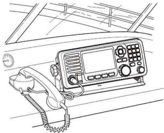 ICOM GM800 - Montageort - 1