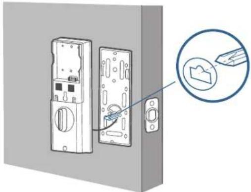 eufy Smart Lock S230 - Paso 6. Instale el conjunto interior - 3