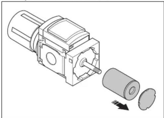HUSQVARNA TF 334 - Het filter van de waterafscheider reinigen - 3