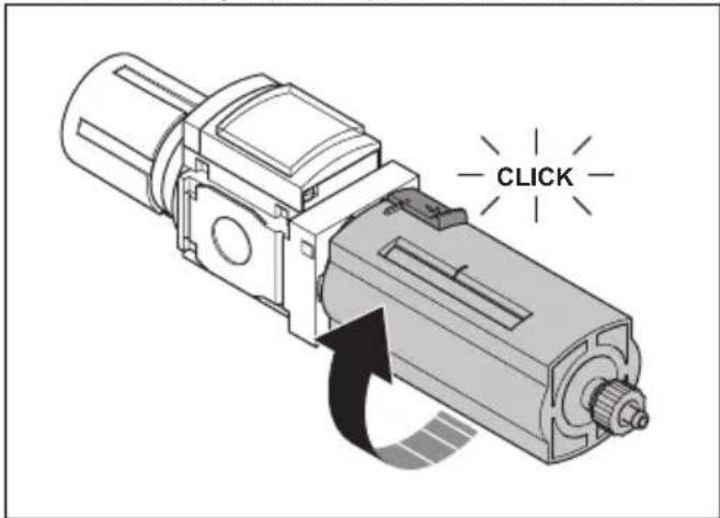 HUSQVARNA TF 334 - Nettoyage du filtre du séparateur d'eau - 5