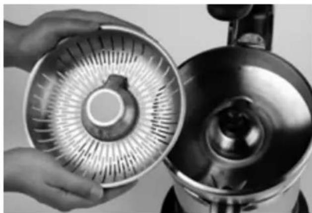 SAGE The Citrus Press Pro 800CPXL - ASSEMBLING THE JUICER - 3