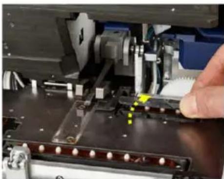 BRADY BSP45 - Metallklammern auswechseln/Größe der Etikettenhüllen ändern - 7