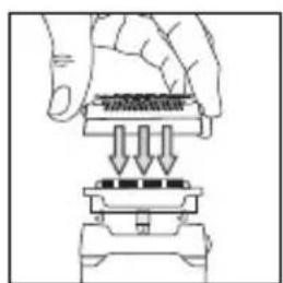 ROWENTA Fresh Extreme EP8444 - N'utilisez jamais la brossette pour nettoyer la micro-grille (15). - 1