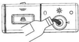IKEA LAGAN 705.767.44 - Llenar el dosificador de abrillantador - 3