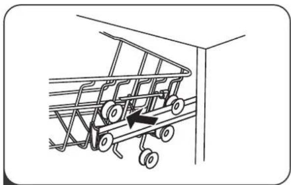 IKEA LAGAN 705.767.44 - Adjusting the upper basket - 2