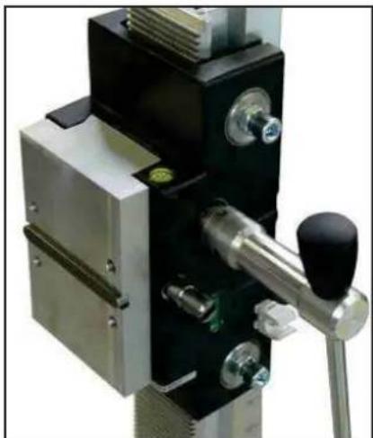 Eibenstock DBE 250 R - Τοποθέτηση της πλάκας μηχανής - 1