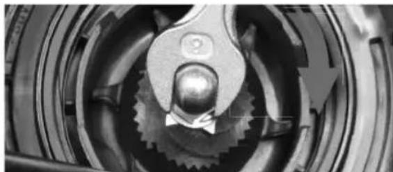 Cloer 7521 - Reinigung des Kegelmahlwerks - 1