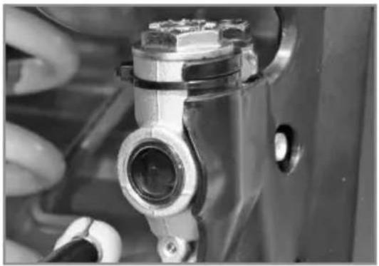 Sherco ENDURO 450-500 SEF (2026) - CONTROL DE NIVEL DE LÍQUIDO FRENO TRASERO - 1