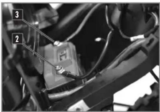 Sherco ENDURO 450-500 SEF (2026) - REINSTALLING THE BATTERY - 2
