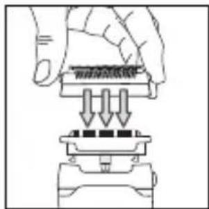 ROWENTA Fresh Extreme EP7244 - N'utilisez jamais la brossette pour nettoyer la micro-grille (15). - 1