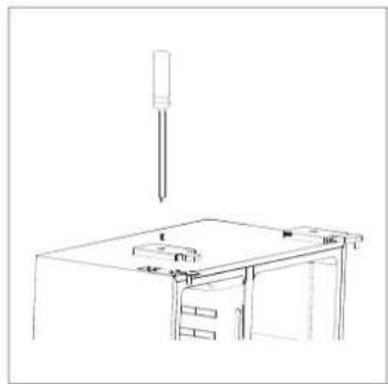 INDESIT INGF 6441 XP4UK - Rimuovere gli sportelli - 1