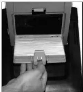 ADVANCE Spectrum 18D - REPLACEMENT DU FILTRE D'ÉVACUATION - 1