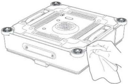 DREAME C1 - Cleaning the Robot Body - 1