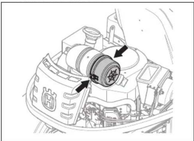 HUSQVARNA Rider P 524XR EFI - Pour nettoyer et remplacer le filtre à air - 2