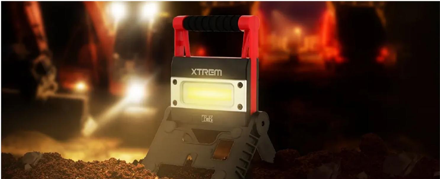 4 modes d'éclairage Puissance 12W - 1000 Lumens Fort Faible Flash SOS