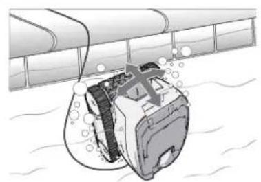 ZODIAC TornaX GT 3220 - Immersing the cleaner - 2