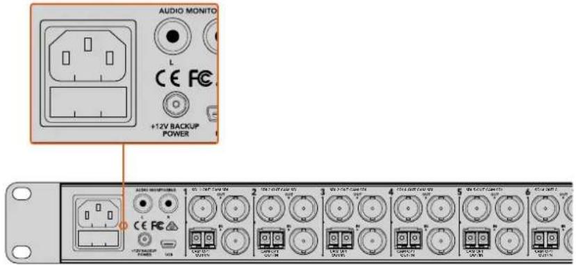 Blackmagic Design ATEM Microphone Converter - Brancher l'alimentation - 1