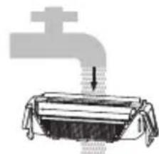 BEURER HR 7000 - Cleaning the triple-blade shaving system under running water - 2