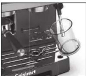 CUISINART Espresso Bar EM640E - Använda funktionen för varmvatten - 1