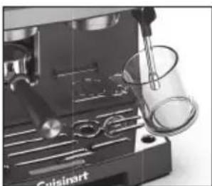 CUISINART Espresso Bar EM640E - Utilizzando la Funzione acqua calda - 1