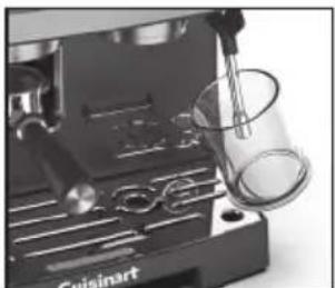 CUISINART Espresso Bar EM640E - À l'aide de la Fonction eau chaude - 1
