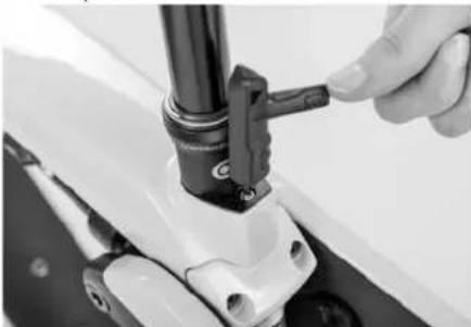 PORSCHE eBike Sport - Réglage de la tige de selle Dropper - 1