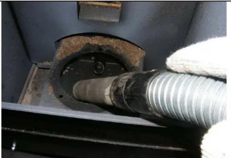 Wamsler WP 2-8 - Cleaning the burner pan holder - 1