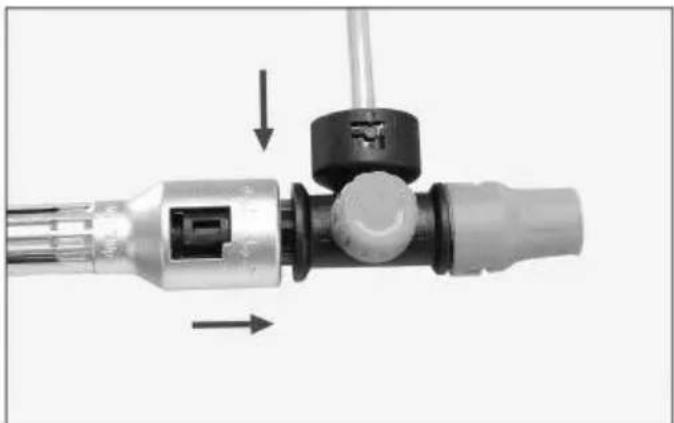 Vevor XS-002 - Step 3: Inset theinlethoseconnector into thebodyas shown. - 3