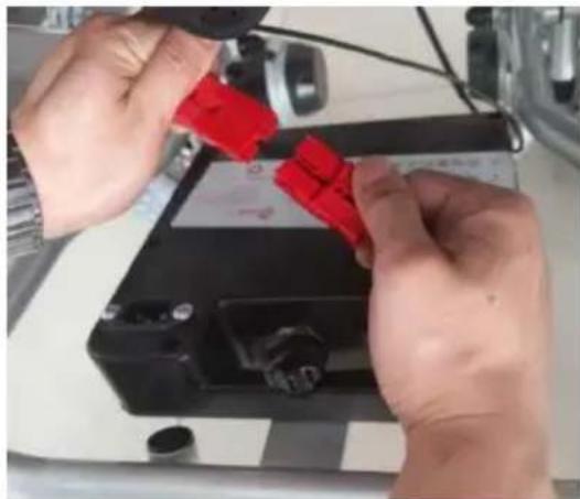 Vevor JRWD6012 - Instalar y reemplazar la batería - 1