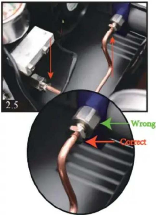 Vevor SS-PAC02B - Allentare le 2 viti del tubo di condensa. - 1