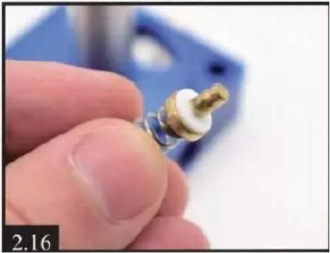 Vevor SS-PAC02B - 7) Vous aurez l'ensemble du moteur et du cylindre après l'opération ci-dessus. Desserrez ensuite les 2 vis du tube de condensation sur le cylindre. - 10