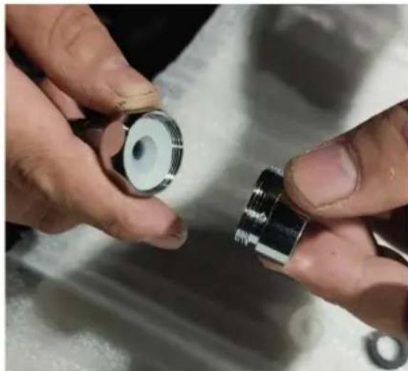 Vevor YK-SX-15L - Stap 4: Installee het kraanverlengstuk 8 · Plaats de - 2