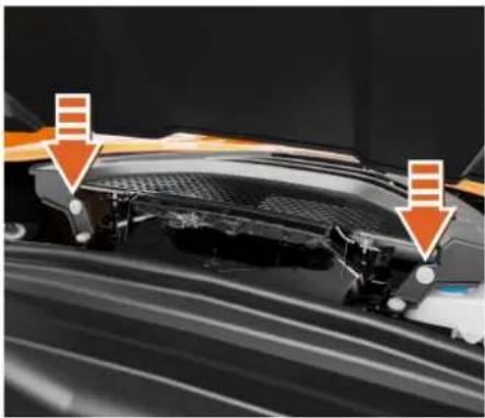 McLaren 720S (2021) - Maintenance de votre McLaren Appoint des liquides - 1