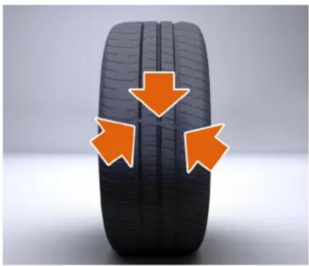 McLaren 720S (2021) - Inspecting wheels and tyres - 1