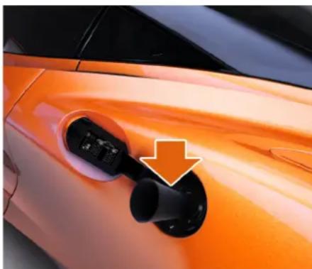 McLaren 720S (2021) - Commandes de conduite Appoint de carburant - 1