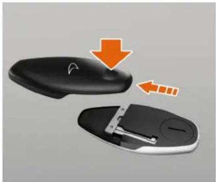 McLaren GT (2021) - リモコンキーの電池の交換 - 1