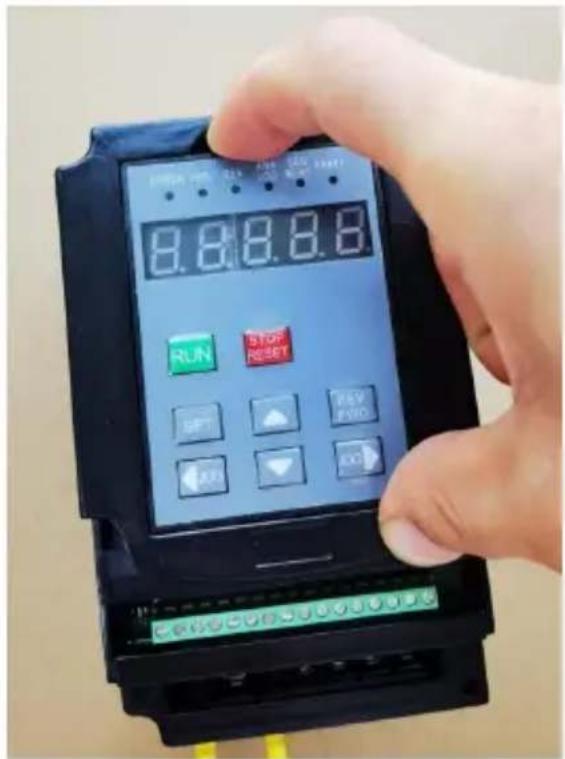Vevor A2-8075 - Methode zum Entfernen der Tastatur ohne Verbindungskabel Schritt 1 - 1