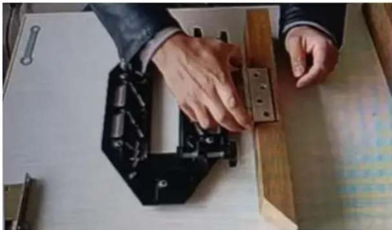 Vevor SXRJL-2303 - Install the hinge: - 1