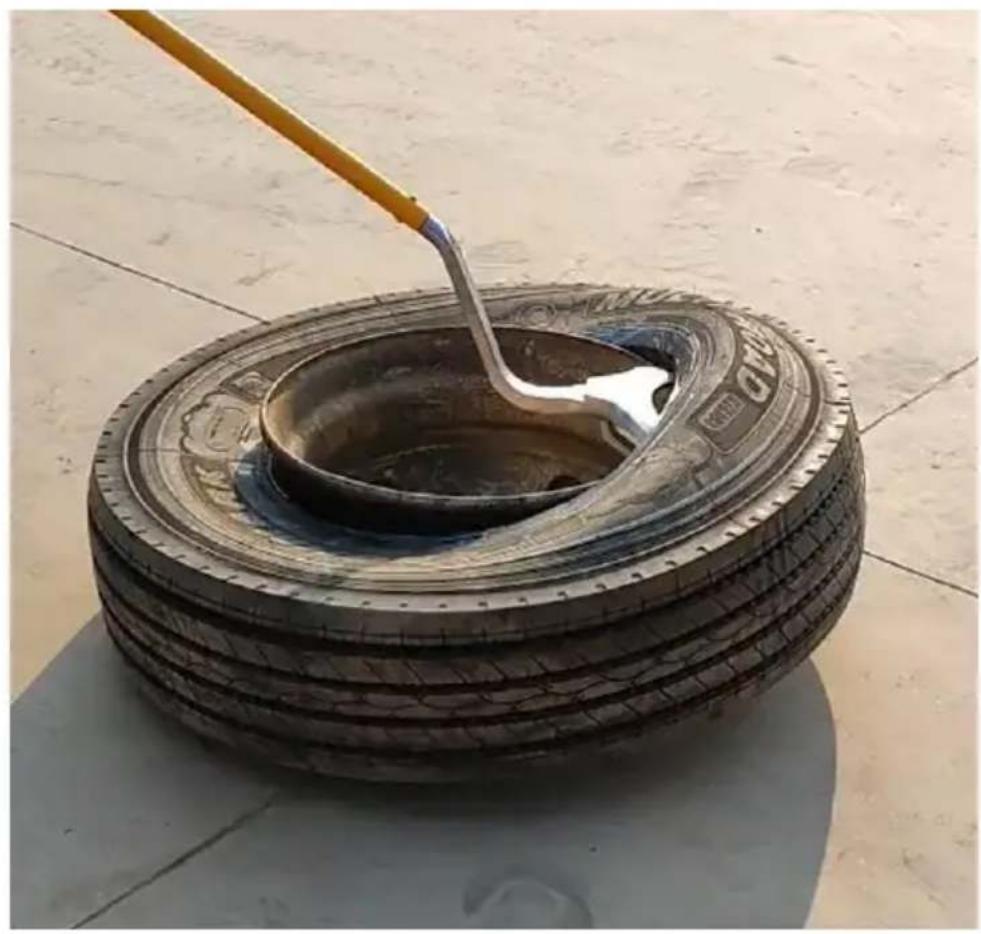 Vevor XJC-008 - Remove the tire - 3
