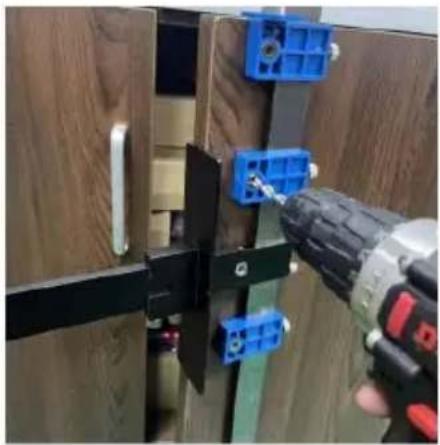 Vevor XRSS2304 - C: KNOB ON DOOR INSTALLATION (Off center of width and height) - 9