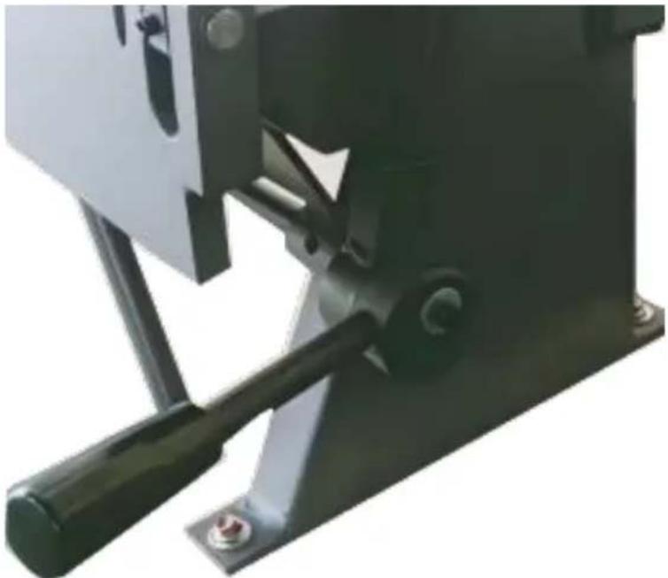 Vevor W1.5×1220Z - Attaching the Counterweight - 1
