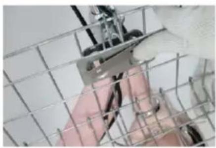 Vevor SCB722 - Step 6: Front Basket Installation - 5