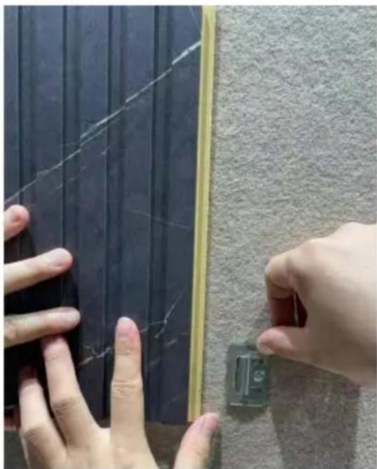 Vevor JF166-HFK-21381 - Schritt 4: Verbinden von akustischen WPC-Lamellenwandpaneelen; - 1