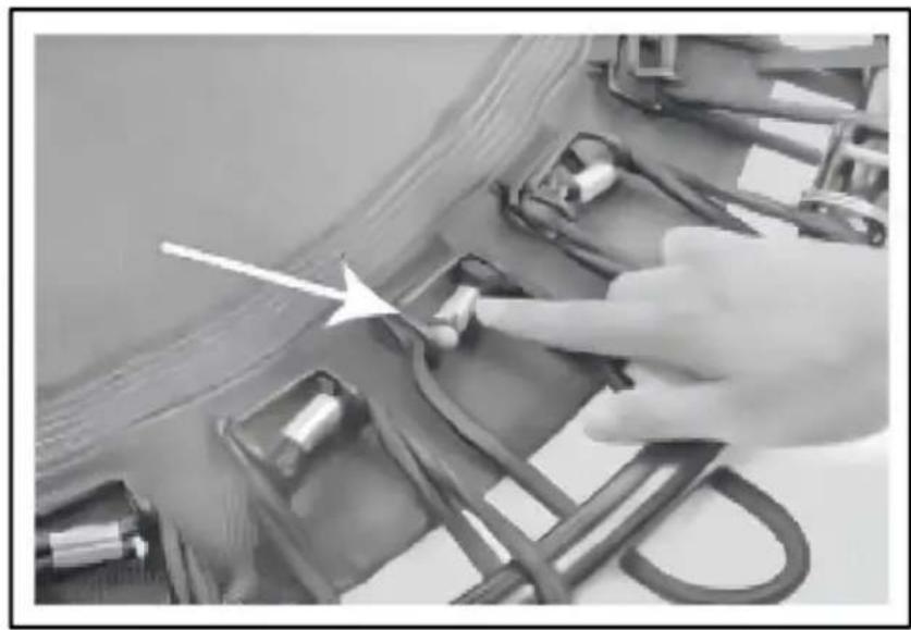 Vevor TX-B6390-48IN+T - Step 4- Attach the Bungees - 1