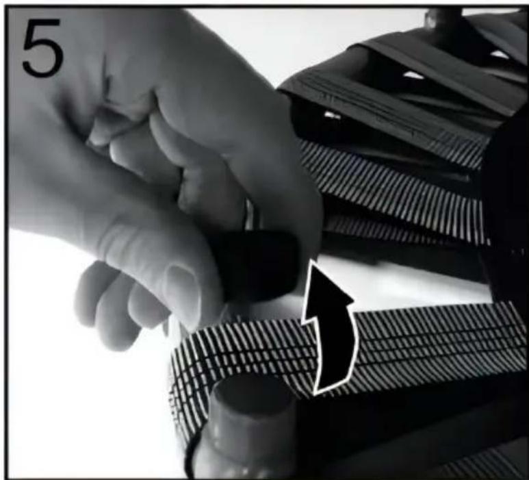 Vevor TX-B6232D-36IN - WARNUNG: Passen Sie beim Aufklappen des Trampolins auf Ihre Finger Halten Sie Ihre Finger von den Scharnieren fern. - 4